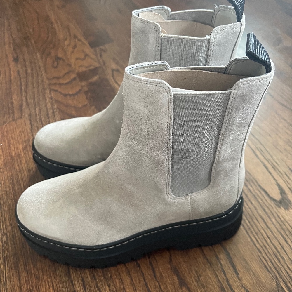 Marc Fisher light gray Pauline Lugsole Boots 8.5